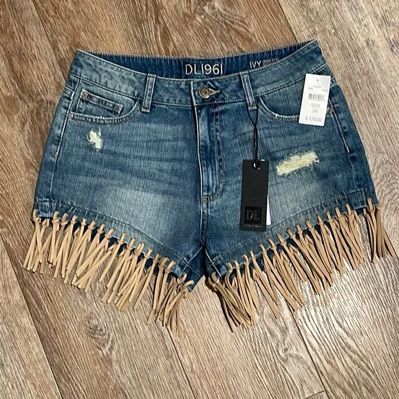 DL1961 IVY HIGH RISE FRINGED HEM DISTRESSED DENIM JEAN SHORTS **NWT** - Picture 2 of 12